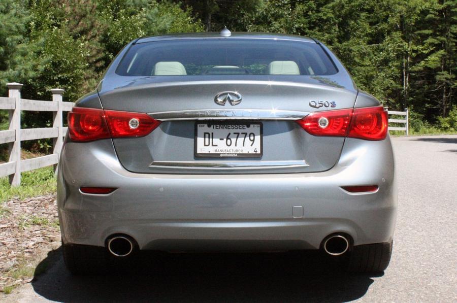  Infiniti Q50 2014 года  (фото 39 из 52)